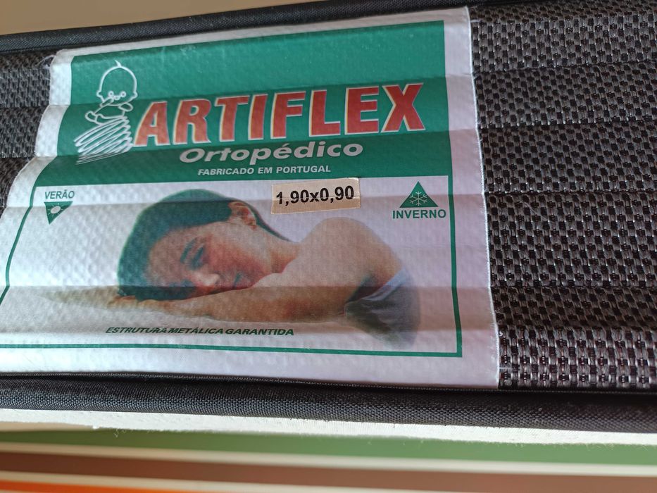 Cama solteiro IKEA + colchao Artiflex ambos em ótimo estado
