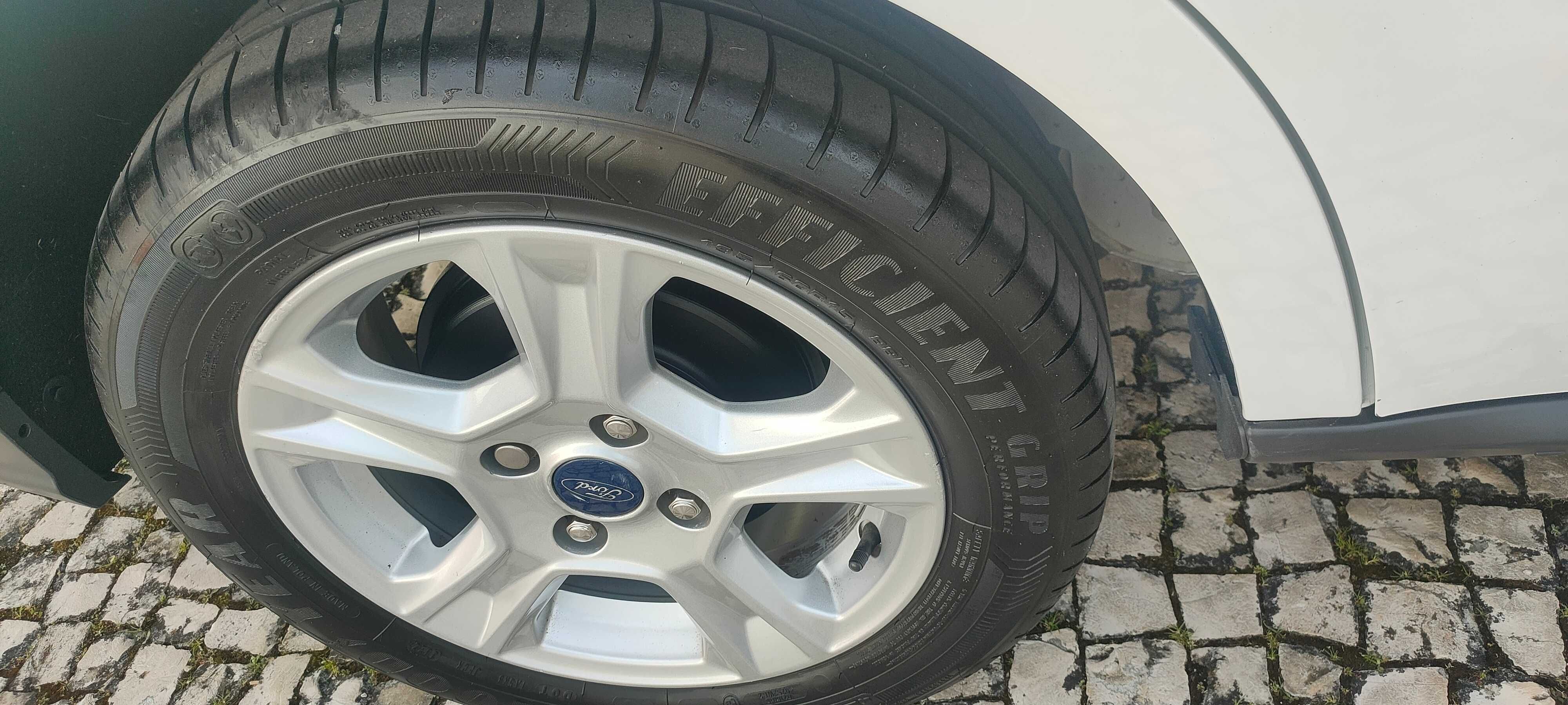 Ford Transit Courier  1.5 Tdci Trend Cx 6Vel - 2019  / Iva Dedútivel