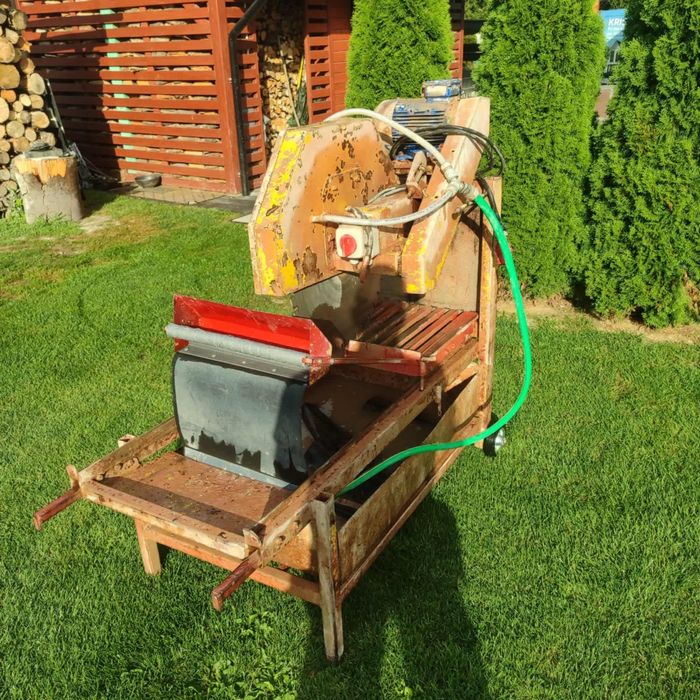 Maszyna do cięcia pustaków.