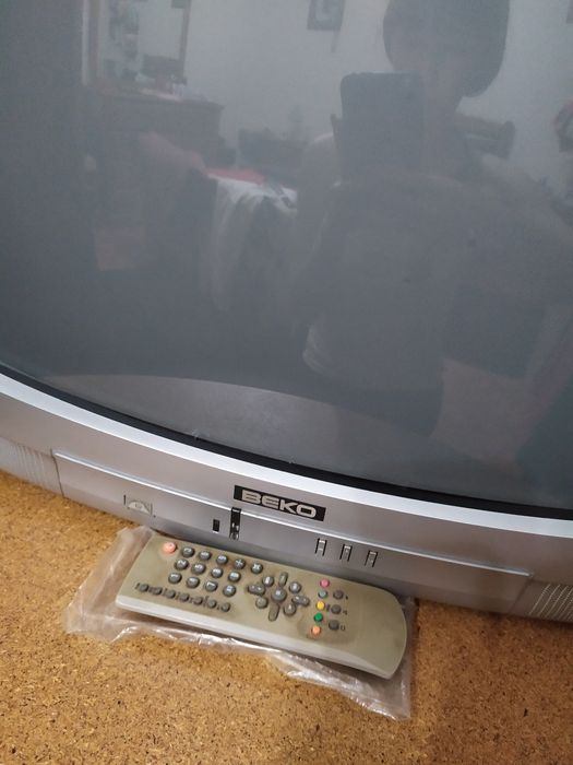 TV Beko cinzenta