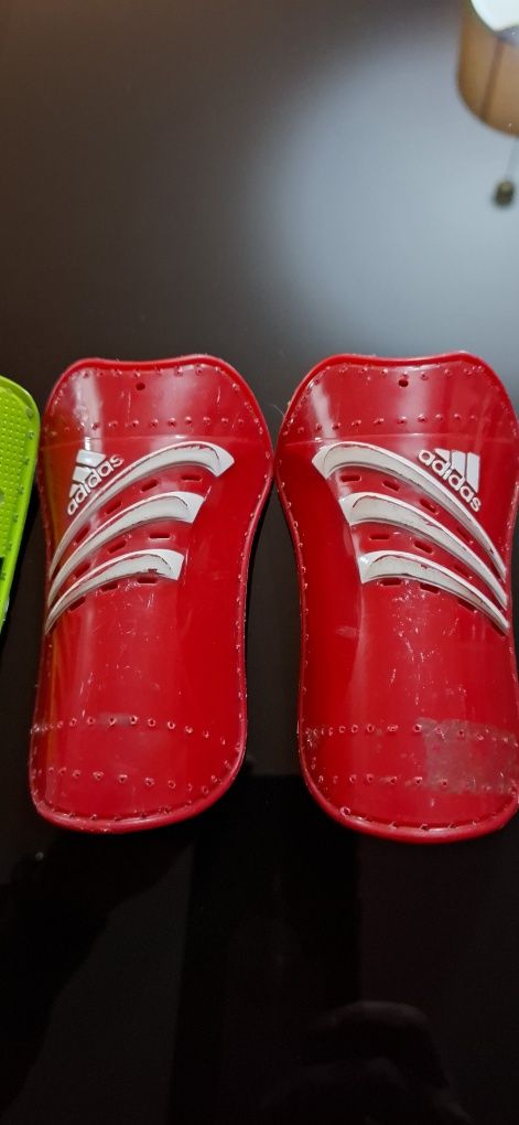 Caneleiras adidas personalizadas