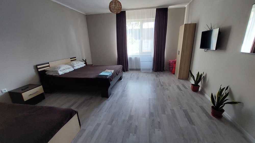 Будинок подобово,ВІЛЬНО