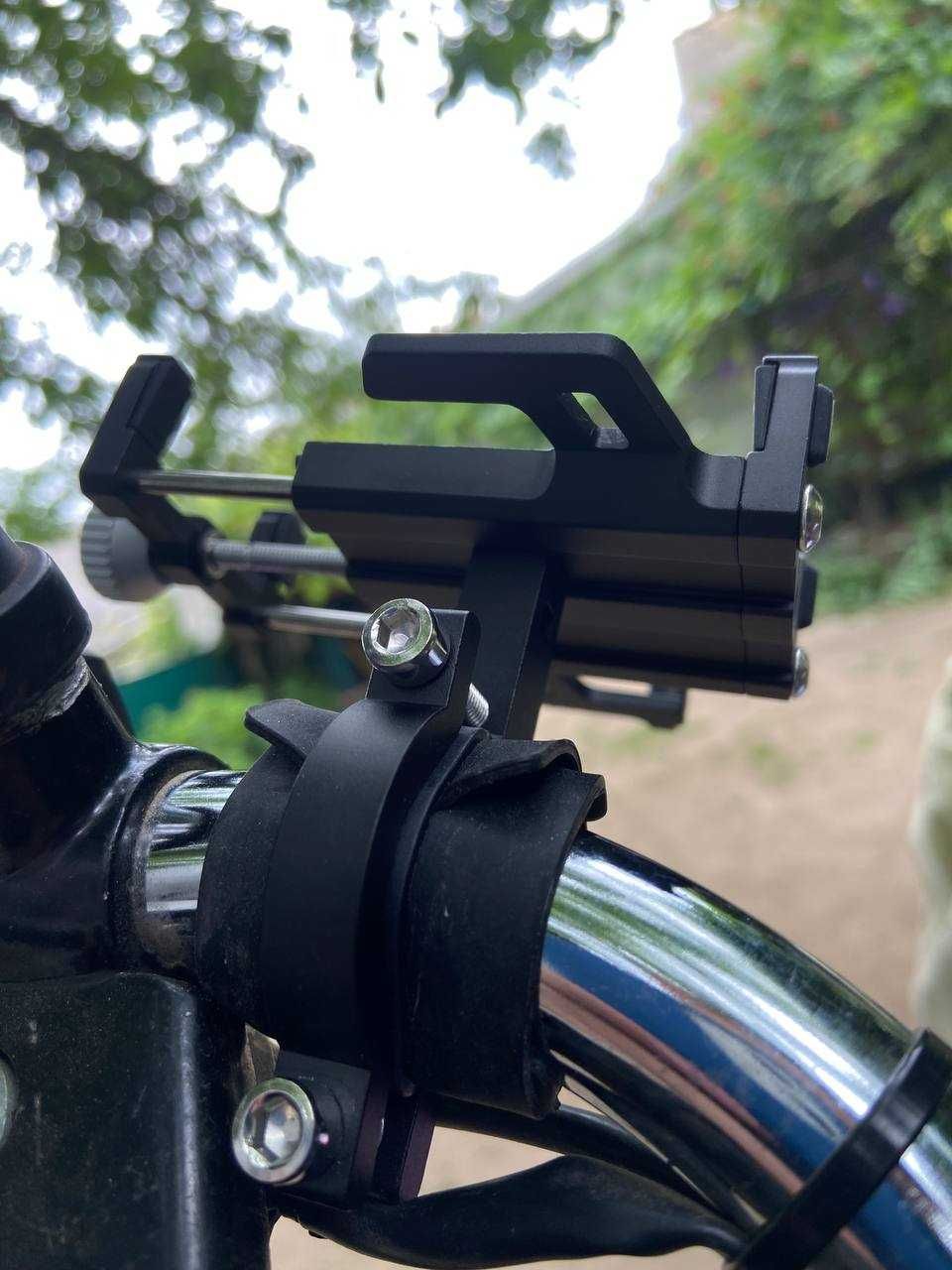 Тримач телфона на руль держатель телефона мото вело скутер