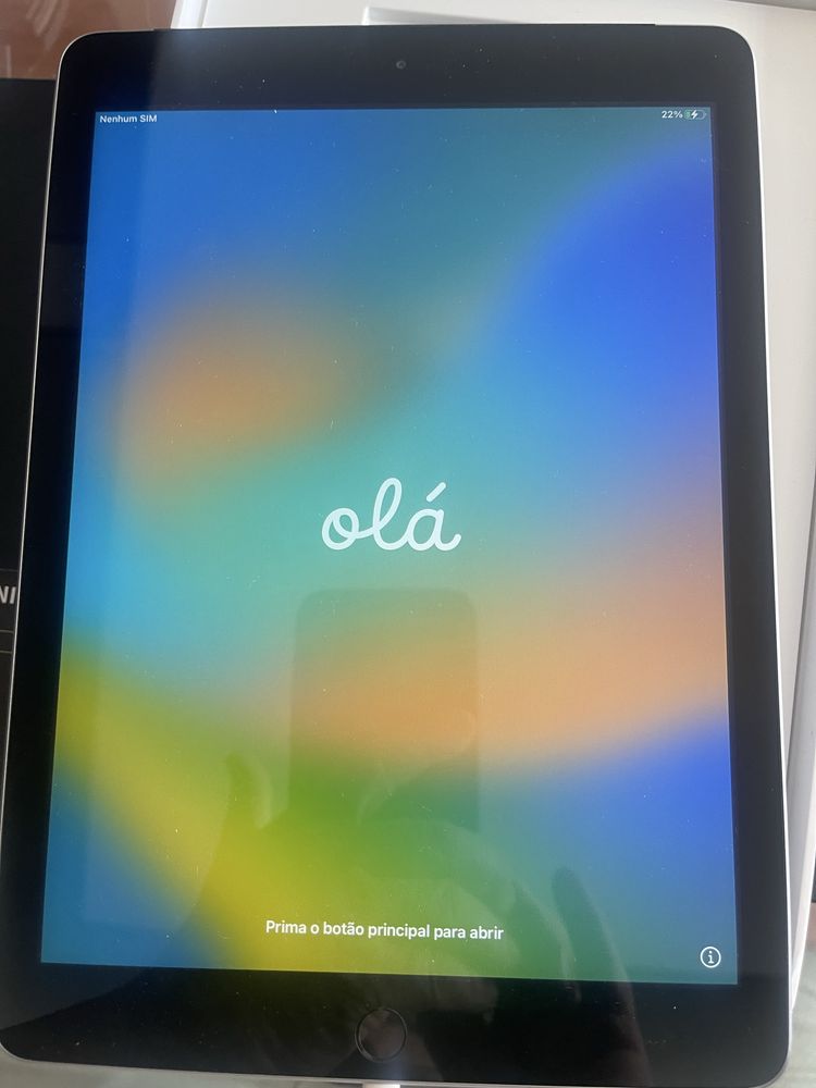 Ipad 5  - 32GB - Celular ( carta Sim ) + WiFi - Na caixa de origem