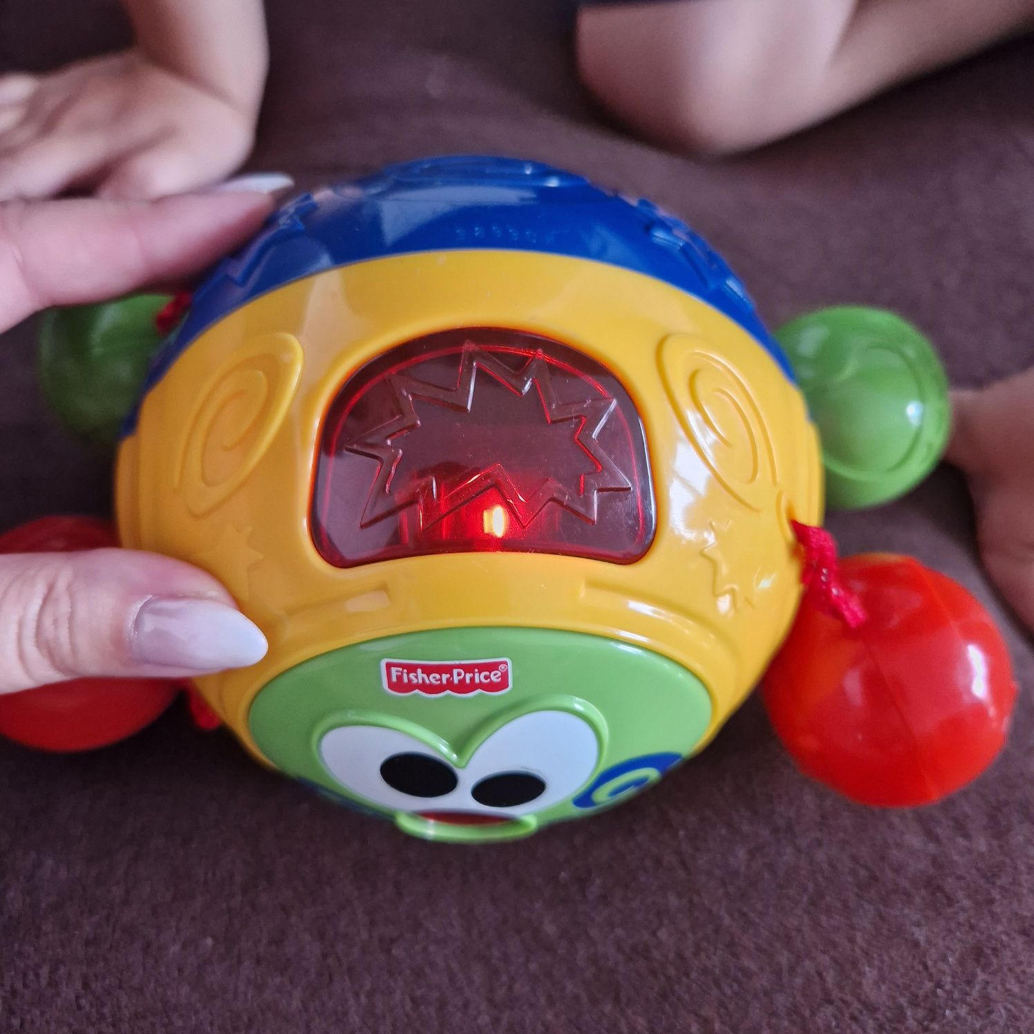 Hula kulą Fisher Price do nauki raczkowania