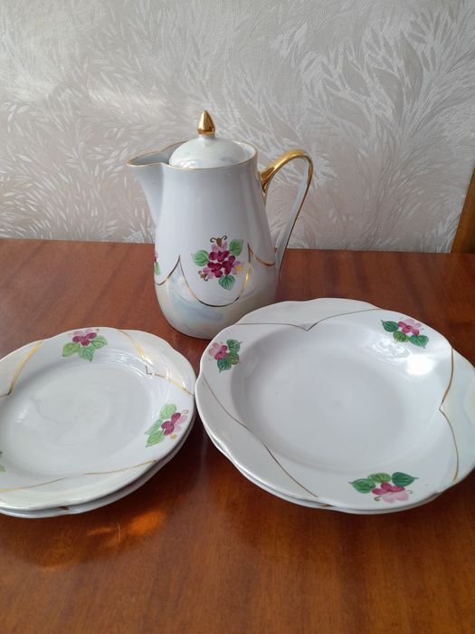 Наборы посуды из фарфора