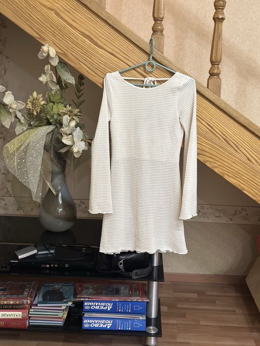 Вязаное платье с открытой спиной