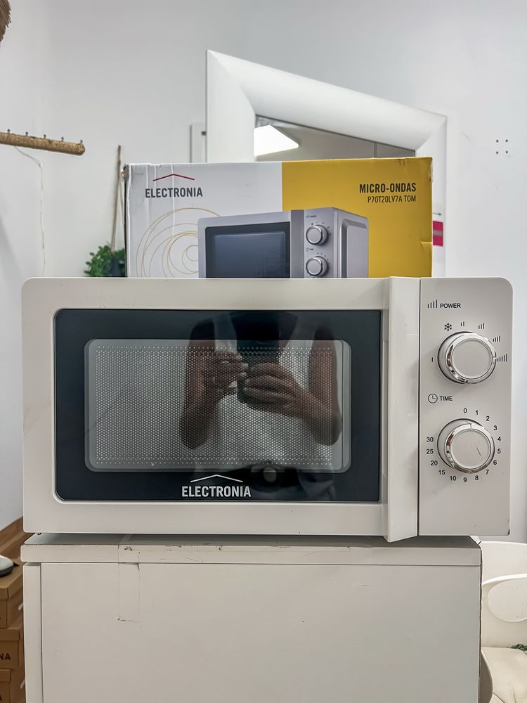 Microondas como novo na caixa