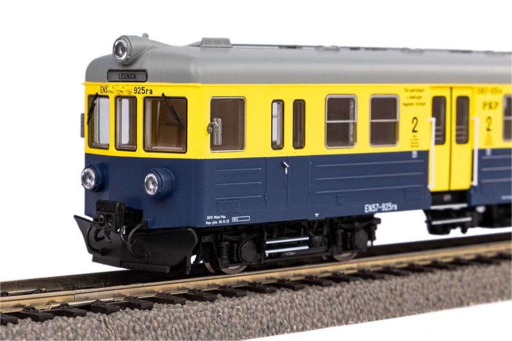 Elektryczny zespół trakcyjny EN57-925 PKP IV 1:87 HO / Piko 51450