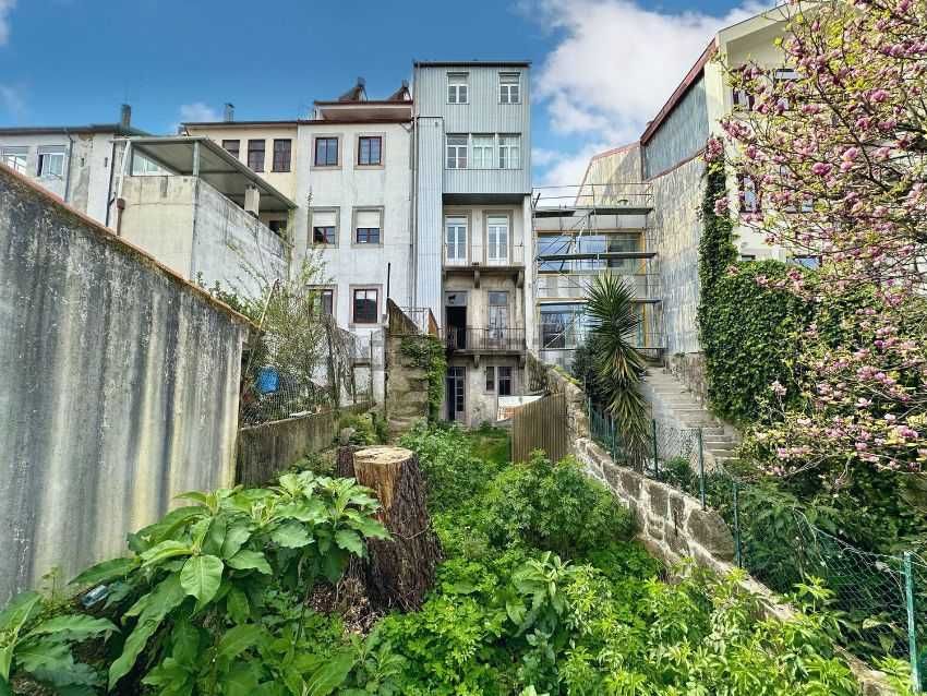 Apartamento T0 na rua da Alegria, Porto
