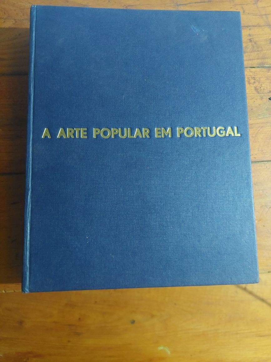 Livro " A arte Popular Em Portugal "