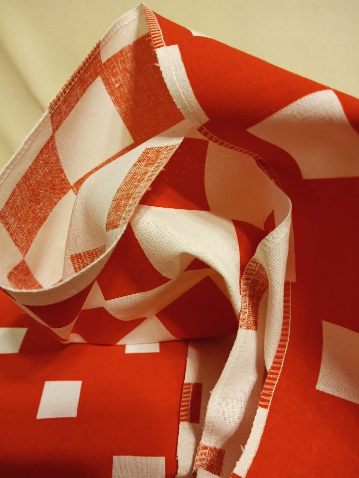Oryginalna serweta biało-czerwona PRL 145×85cm