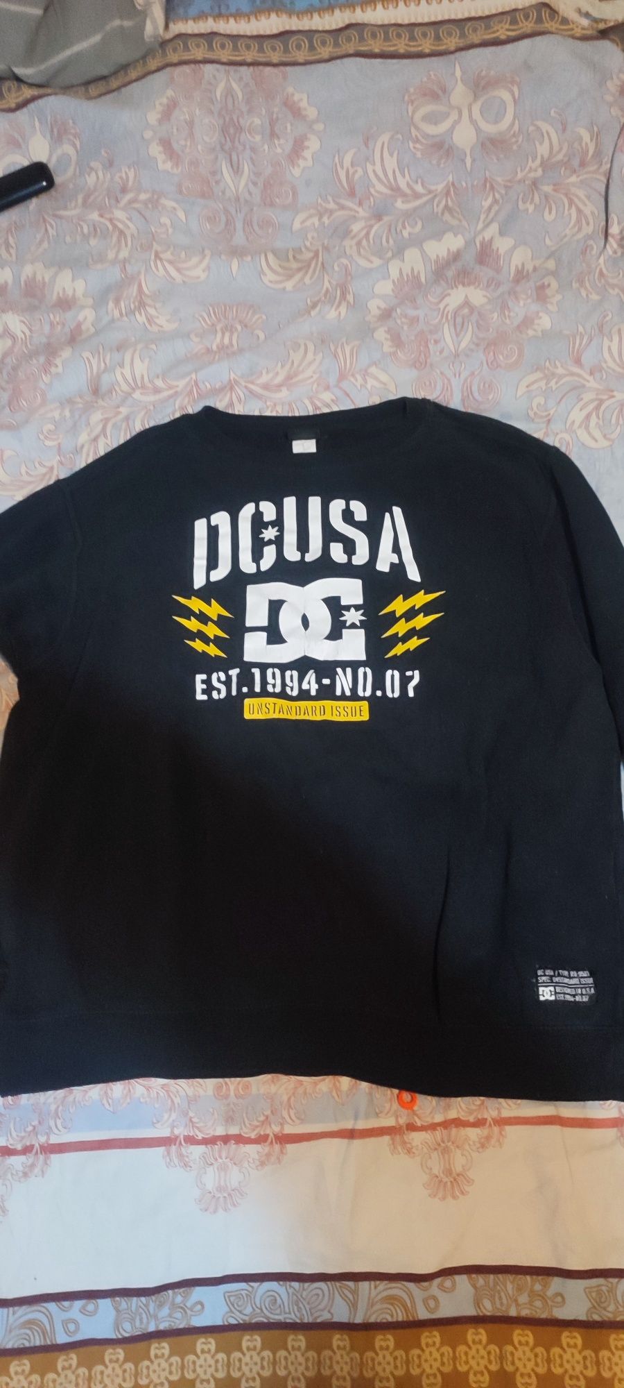 Продам чоловічий світшот DC розмір L.