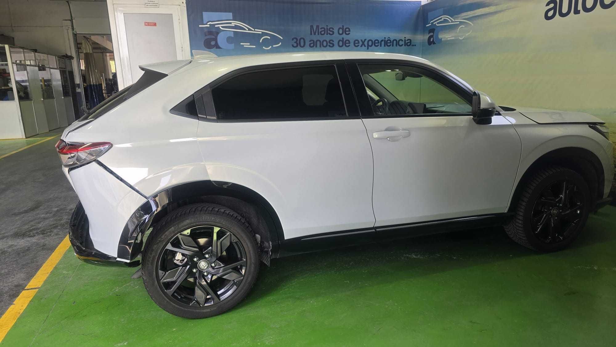 Honda H-RV 1.5 i-MMD e-HEV - Salvado