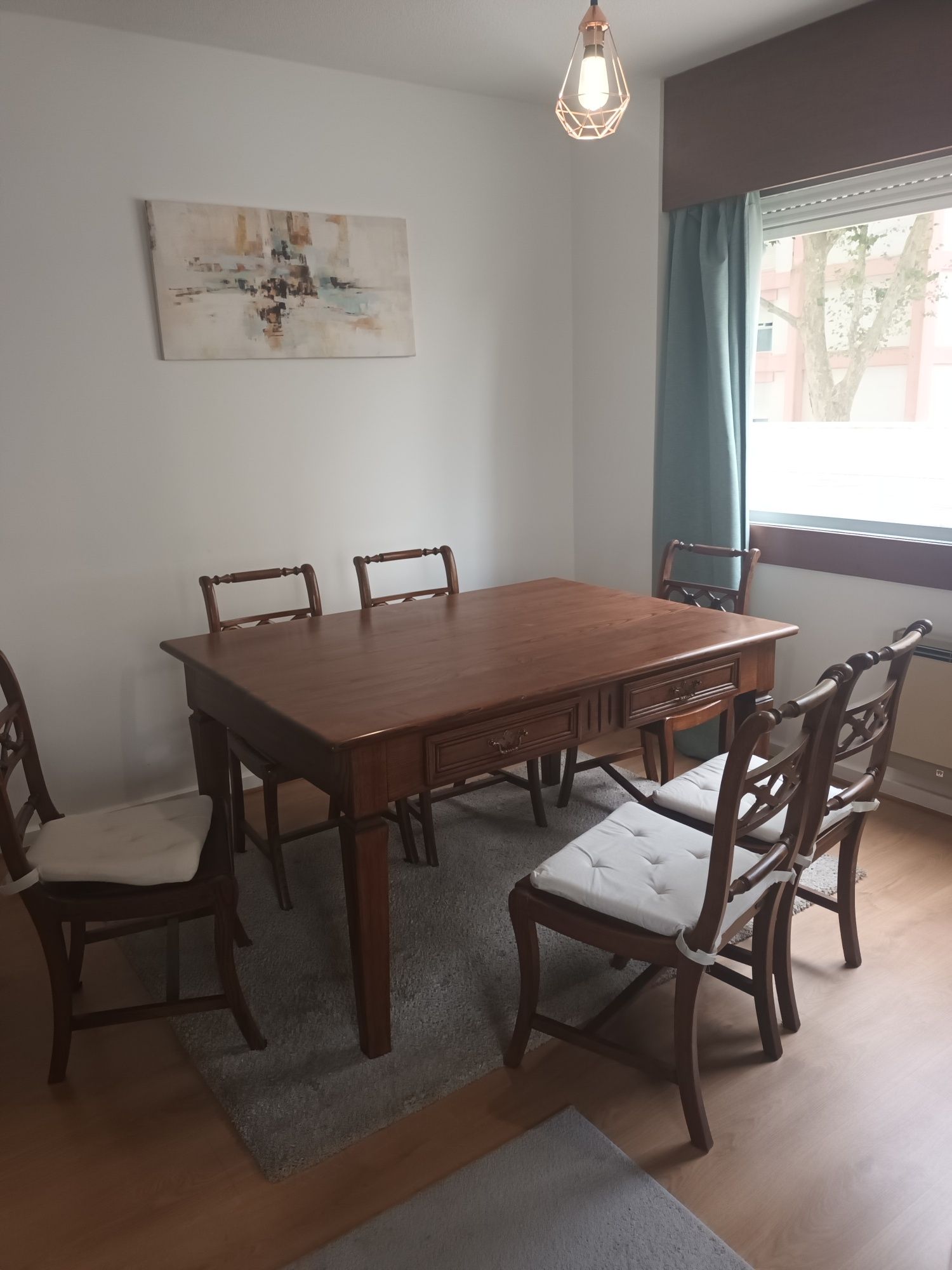 Mesa com 6 cadeiras, Madeira de Qualidade