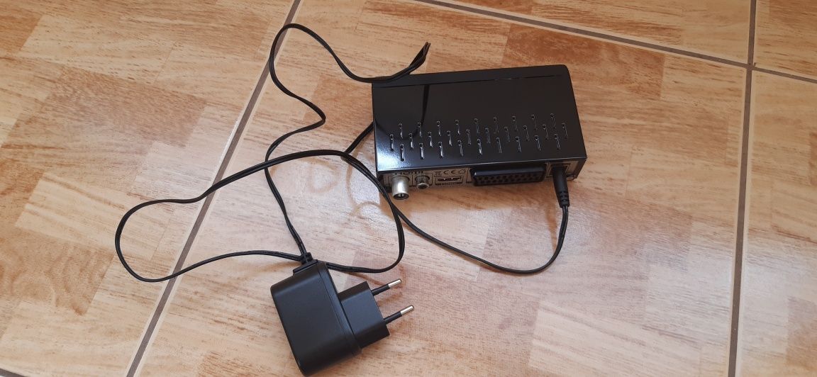 Dekoder DVBT2/C Opticum Nytrobox NS+