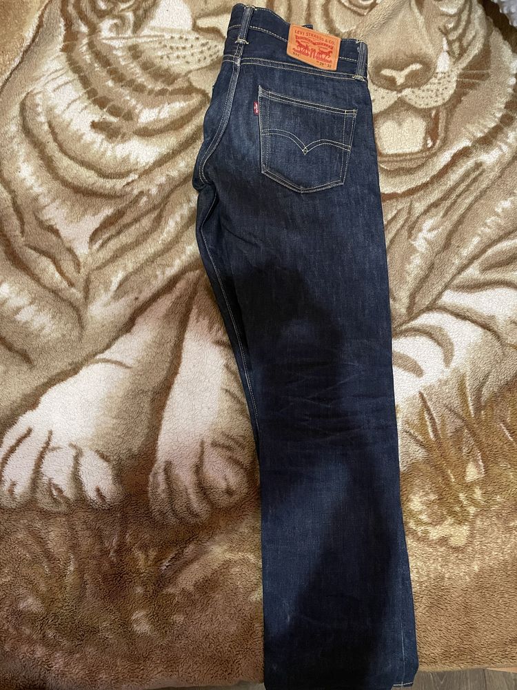 Джинси Levis