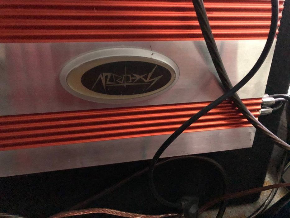 Автомобільний сабвуфер DLS, усилитель звука Spectron SP-A4150