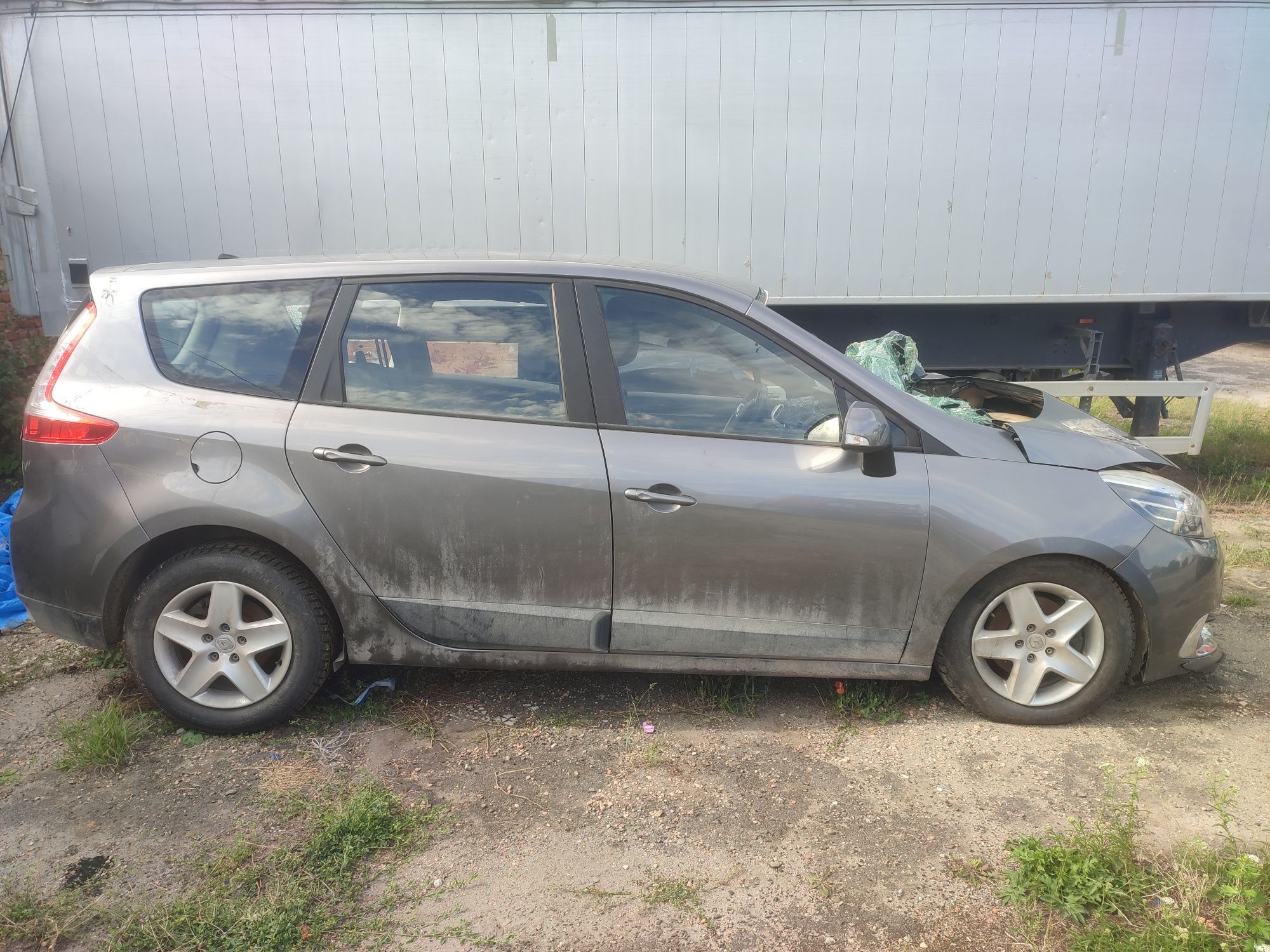 Renault Grand Scenic 2012 рестайл після ДТП