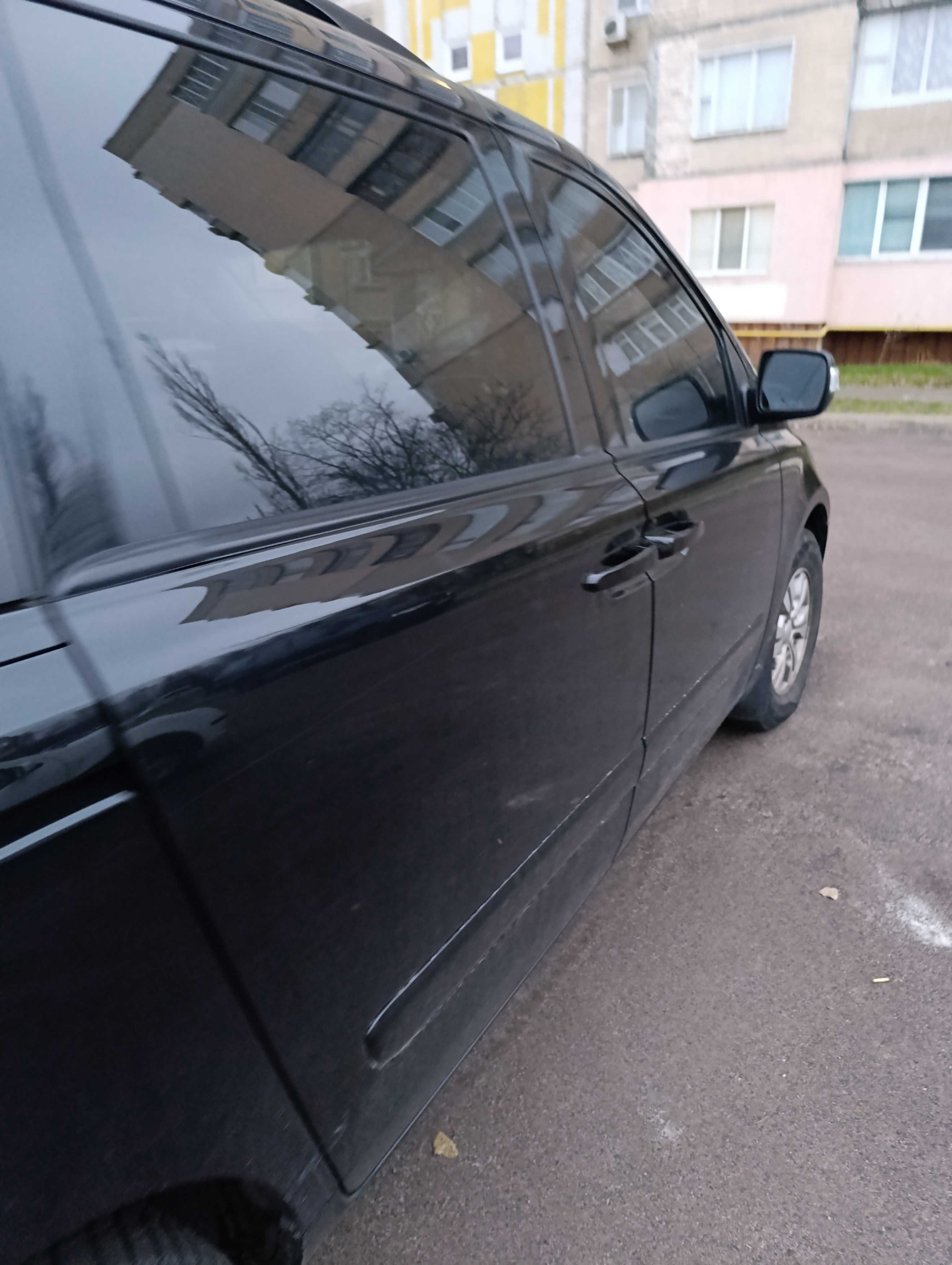 авто Kia Carnival