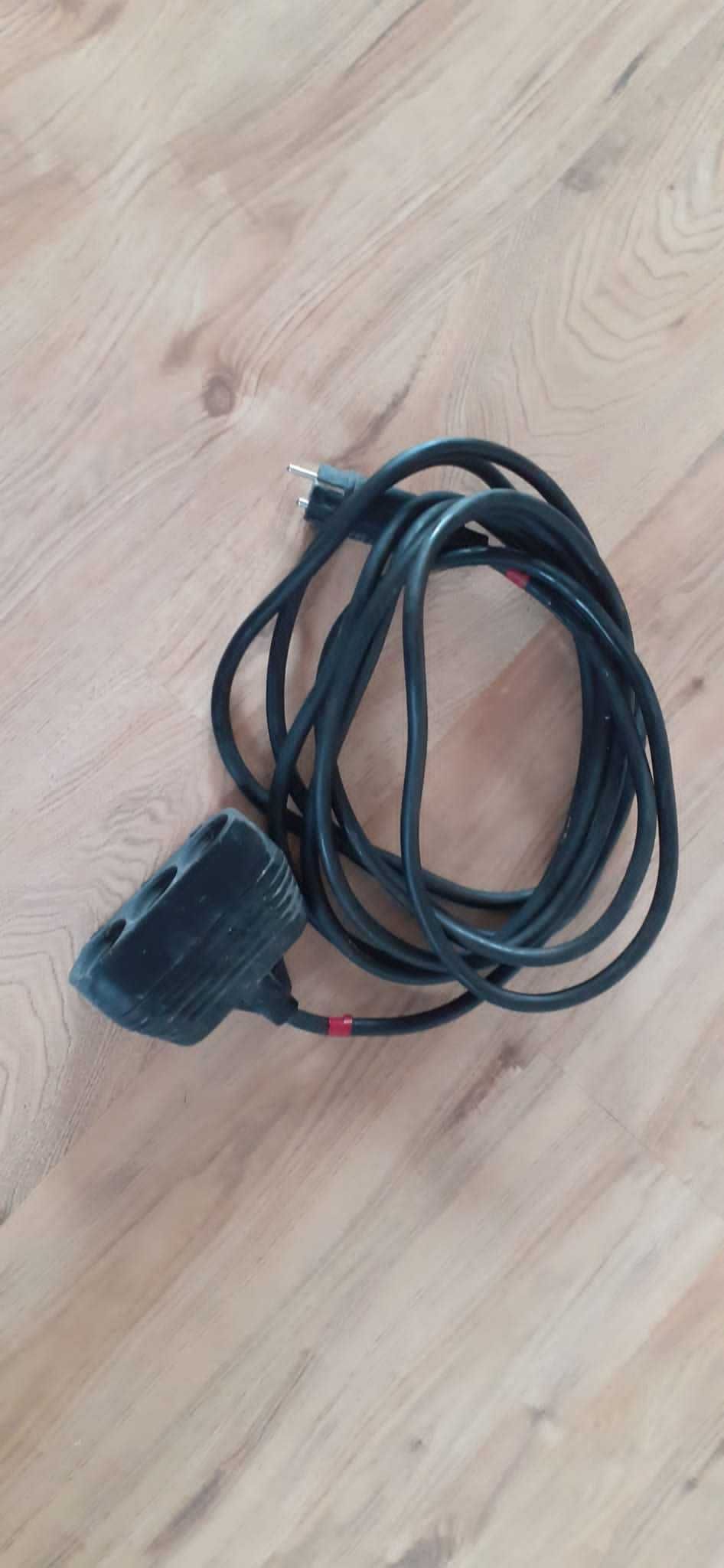 Przedłużacz kabel siłowy z rozgałęźnikiem na trzy wtyczki 9 m