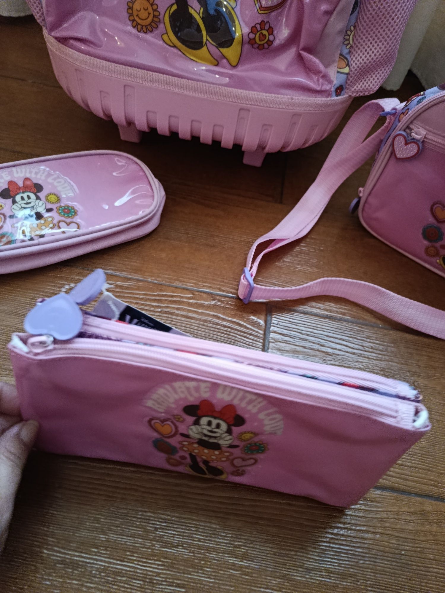 Conjunto escolar Minnie Disney