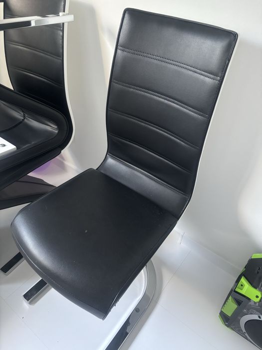 Krzesło krzesła do jadalni czarno-białe