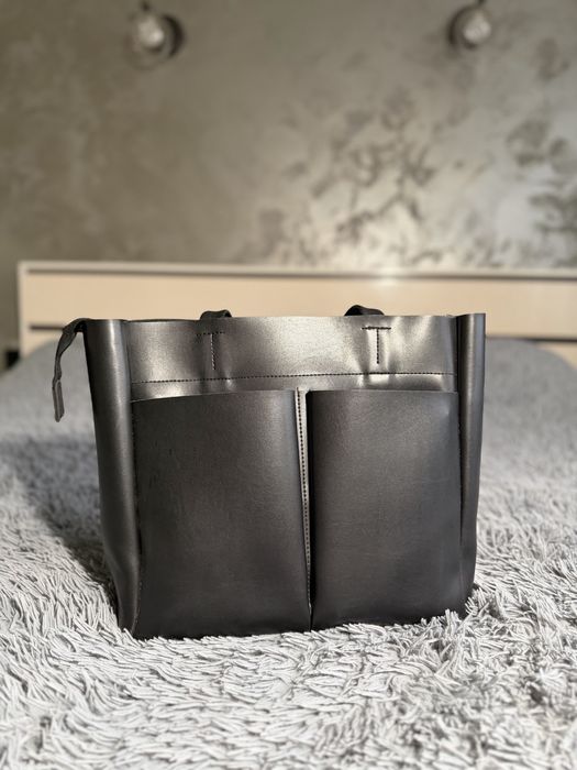 Чорна стильна сумка-тоут / shopper із кишенями. Хороший стан