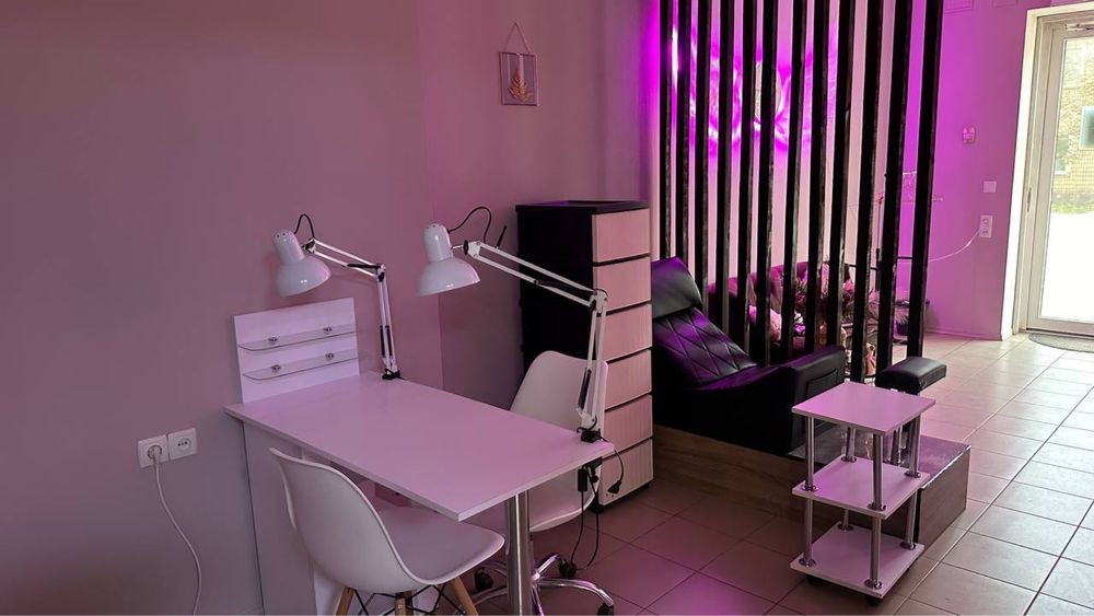 Здам місце майстра манікюру