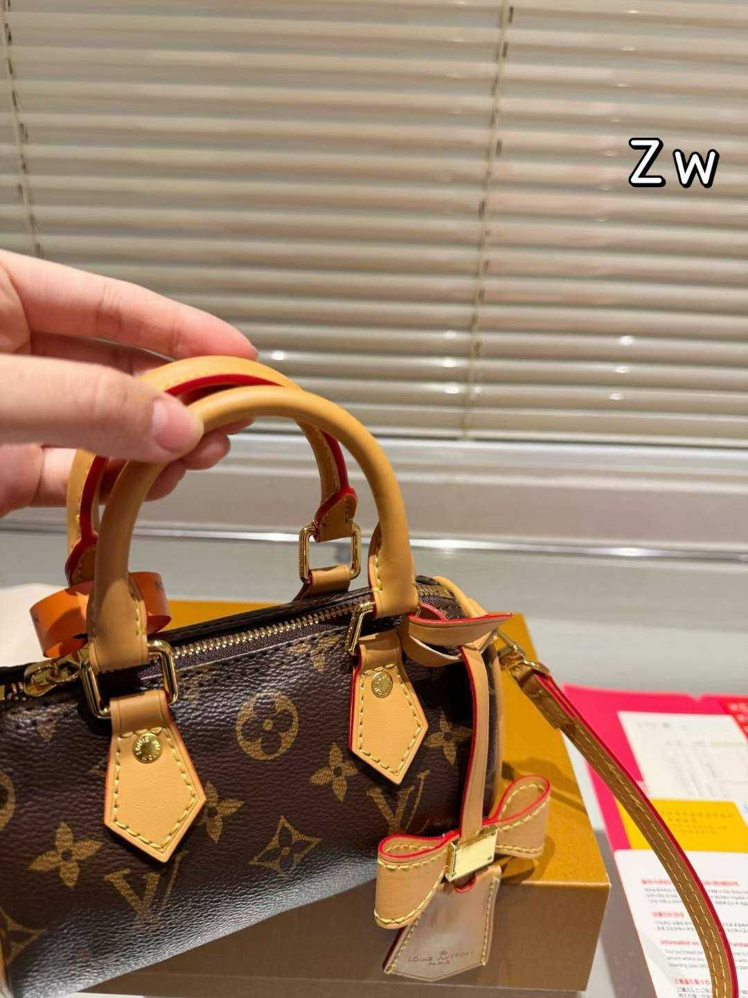 Torebka Louis Vuitton torba, skóra od reki 76-90