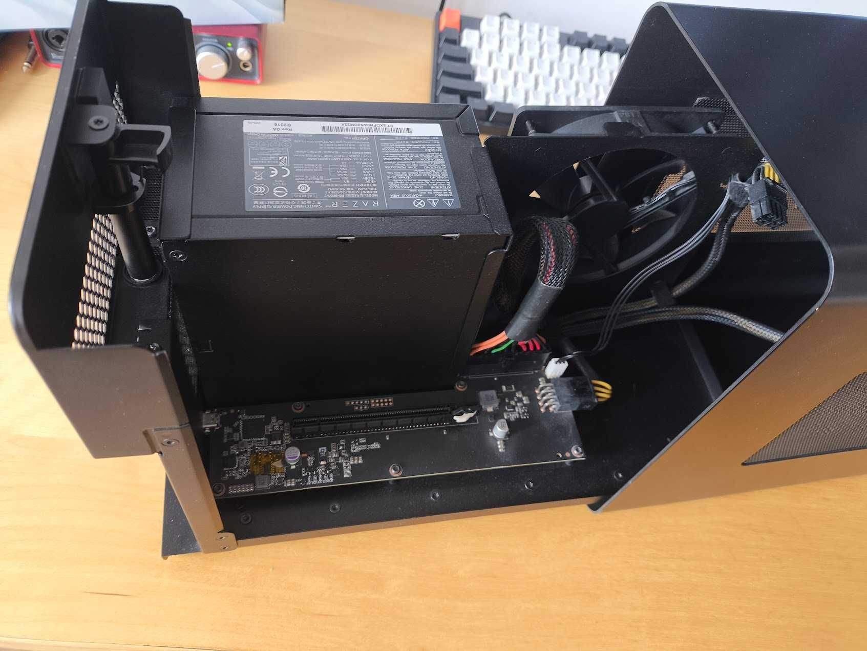 Razer Core X + kabel Thunderbolt - eGPU
