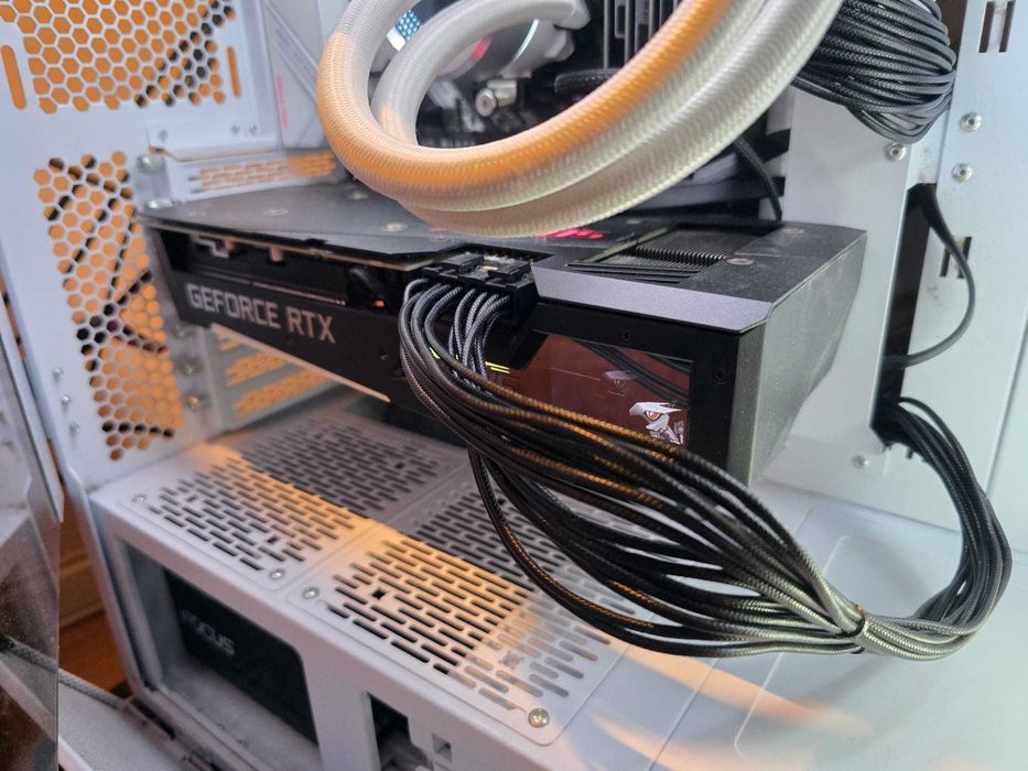 Vendo Placa Gráfica Gigabyte RTX 3070 Aorus Master - Como novo