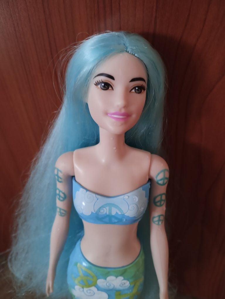 Syrenka Barbie Color Reveal