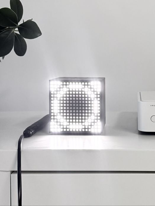 IKEA x Teenage Engineering FREKVENS wielofunkcyjna lampa LED
