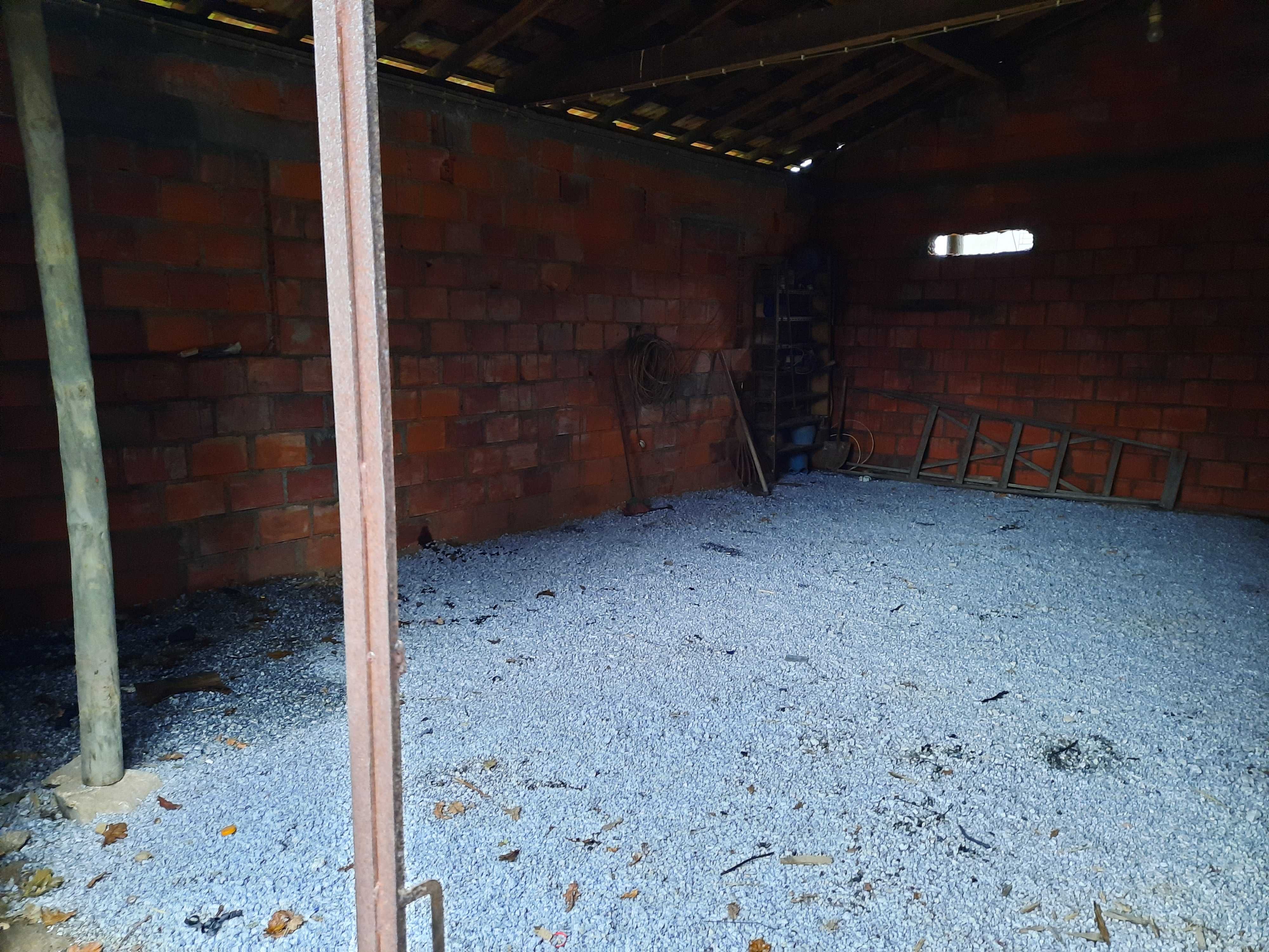 Garagem / Armazém - Mundão, Viseu