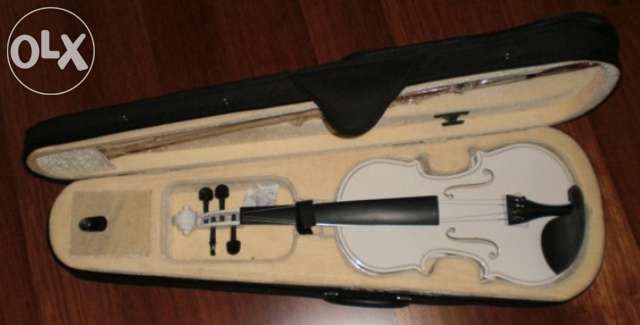 Violino de madeira de cor branca 4/4 lisos ou decorados. Novos
