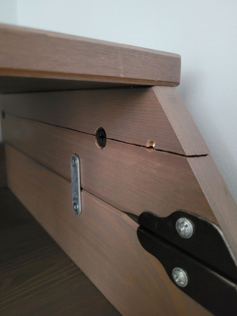 Komoda Sundvik Ikea. Szarobrązowa. Uszkodzenie przewijaka.