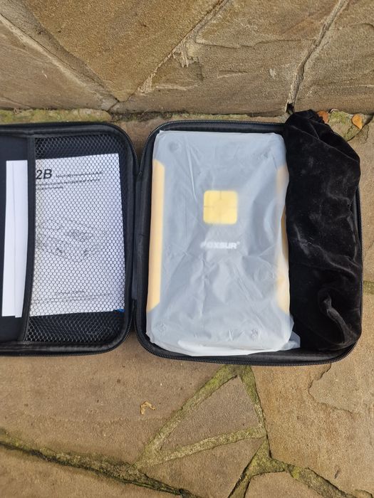 Пускозарядний пристрій з компресором для автомобіля FOXSUR FJS-950