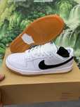 Nike SB Dunk Low trampki białe czarne R.42