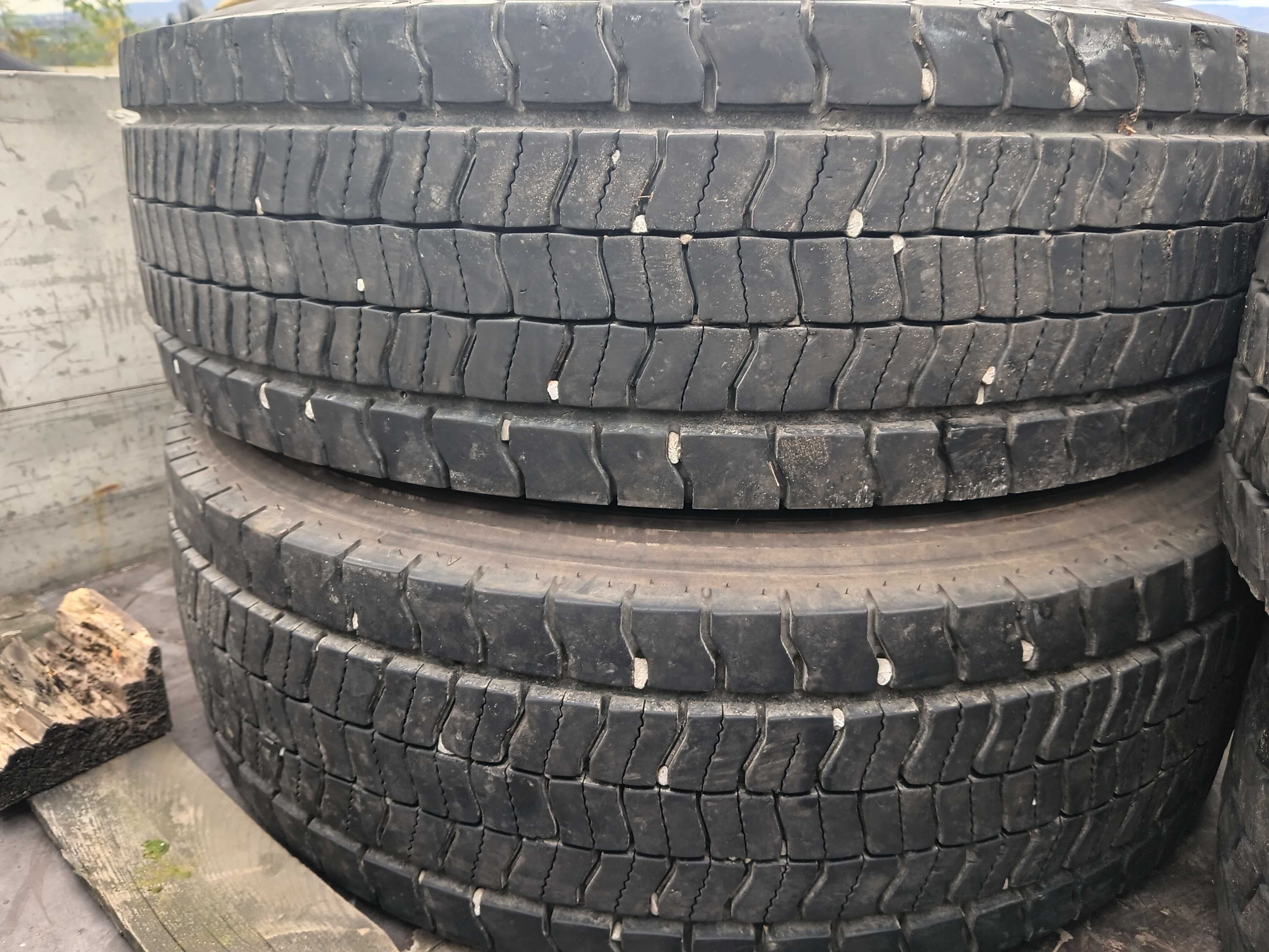 sprzedam opony do auta ciężarowego 245/70/19,5 + 285/70/19,5