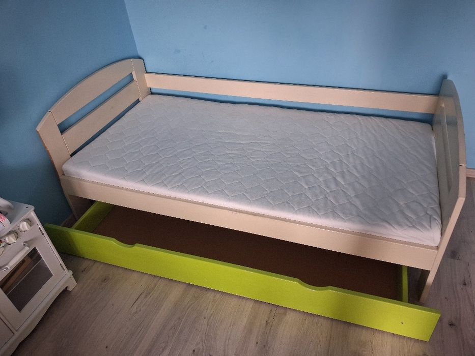 Łóżko młodzieżowe