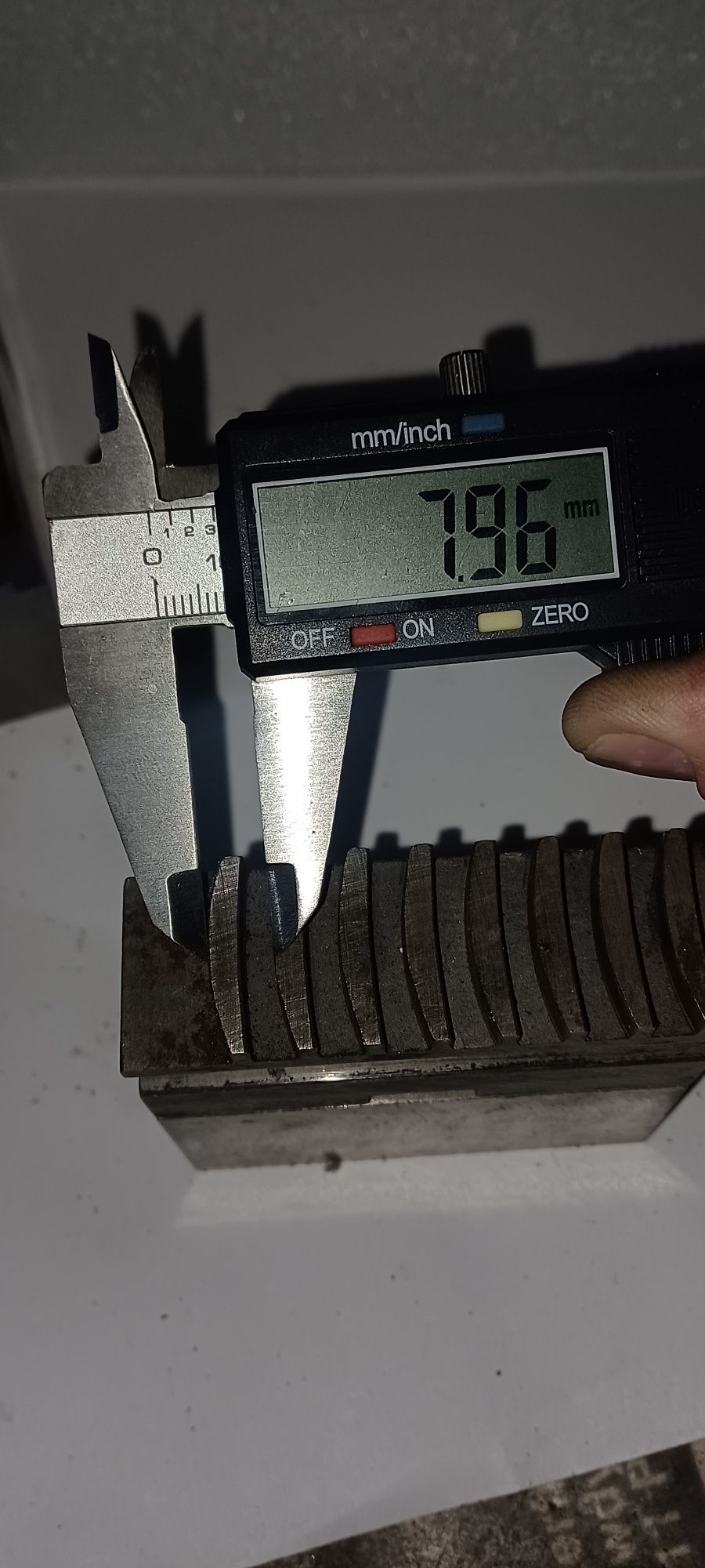 Szczęki do uchwytu tokarskiego 200. Miękkie, dzielone. Polskie.