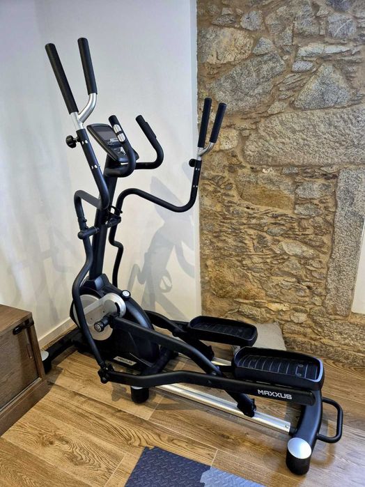 Crosstrainer MAXXUS CX 7.5 – Profimodel, excelente estado!