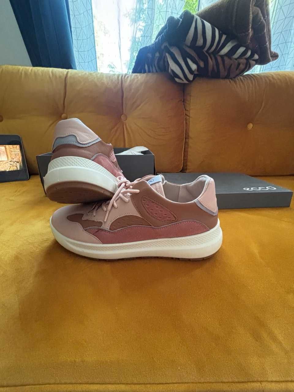 Nowe damskie sneakersy ECCO SKO A/S, rozmiar 39
