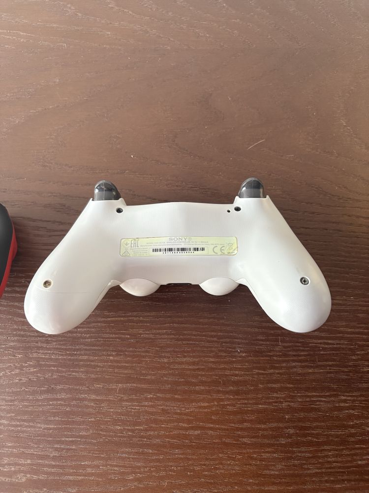 Ігрова приставка PS4 slim 500gb white