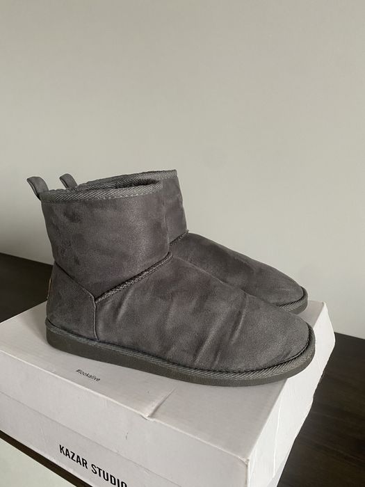 Уггі Kazar Studiо