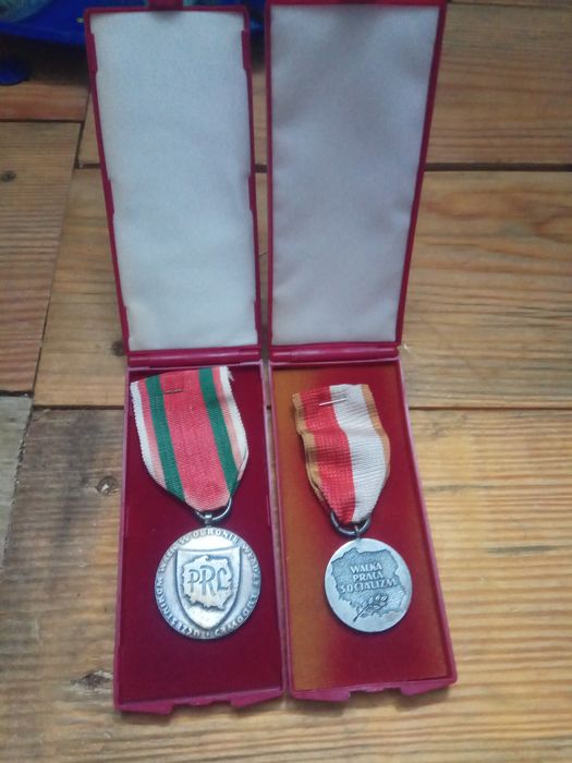 Medal odznaka PRL Manifest PKWN Walka Praca Socjalizm 2 szt.