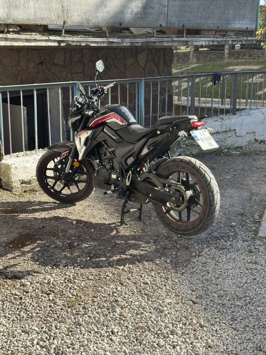 Мотоцико Lifan SR220