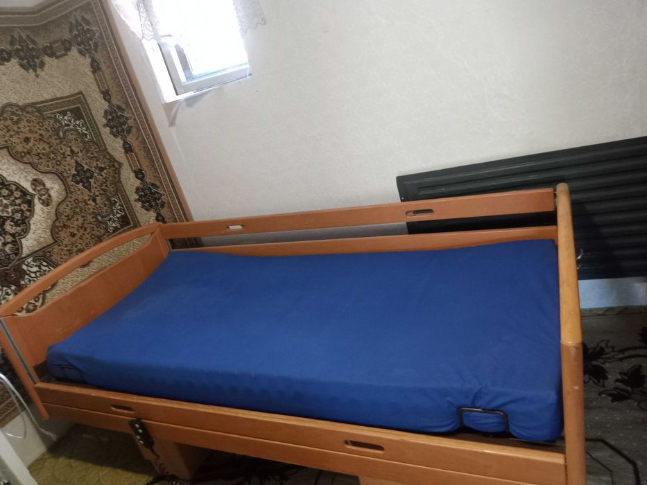 Продам функціональне ліжко з матрасом