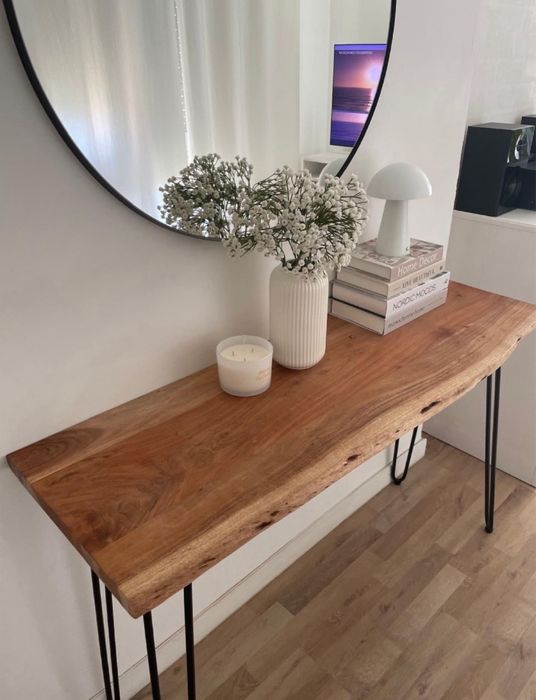 Consola em madeira maciça nova